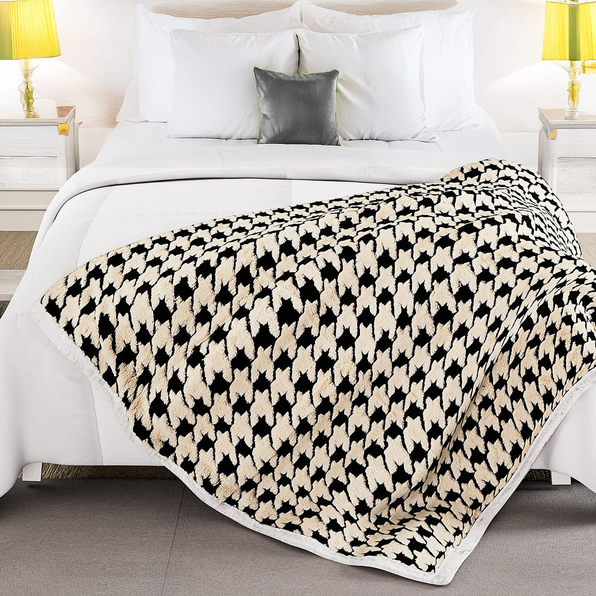 Pre Season Special Offer - Livmore Double Layer Sherpa Blanket - Black &amp; Cream (200x150cm) 8186101 1