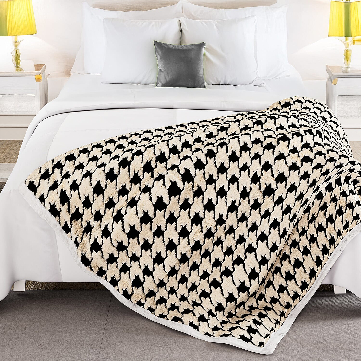 Pre Season Special Offer - Livmore Double Layer Sherpa Blanket - Black &amp; Cream (200x150cm) 8186101 1