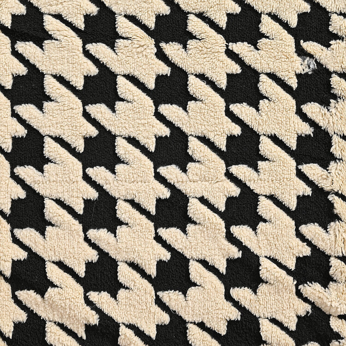 Pre Season Special Offer - Livmore Double Layer Sherpa Blanket - Black &amp; Cream (200x150cm) 8186101 2