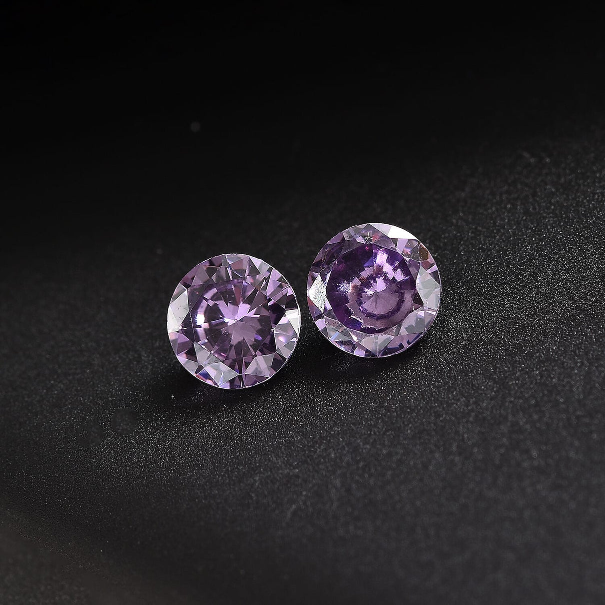 2.55 Ct. Set of 2 Purple Cubic Zirconia Loose Gemstones in Round Shape (6 mm) 8068510 2