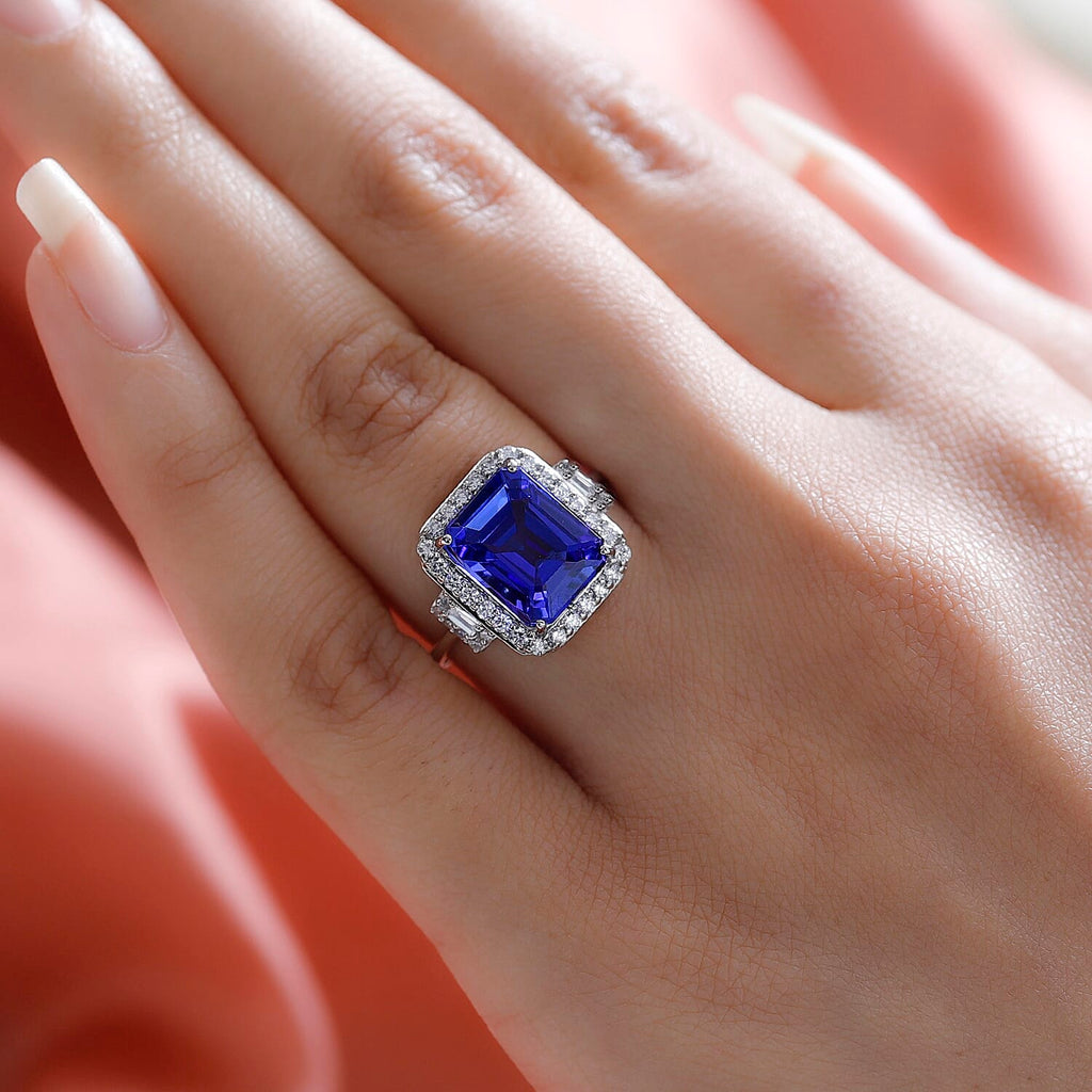 950 Platinum AAAA Tanzanite & Diamond (VS, E-F) Ring 5.59 Ct, Platinum Wt. 5.26 Gms