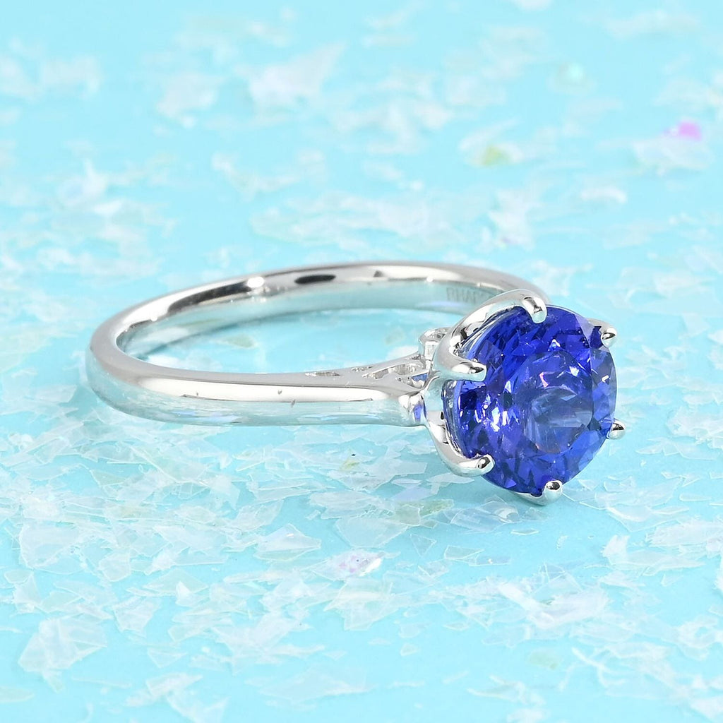 950 Platinum  AAAA  Tanzanite   White Diamond  VS Ring 2.40 ct,  Platinum Wt. 6.17 Gms  2.400  Ct.