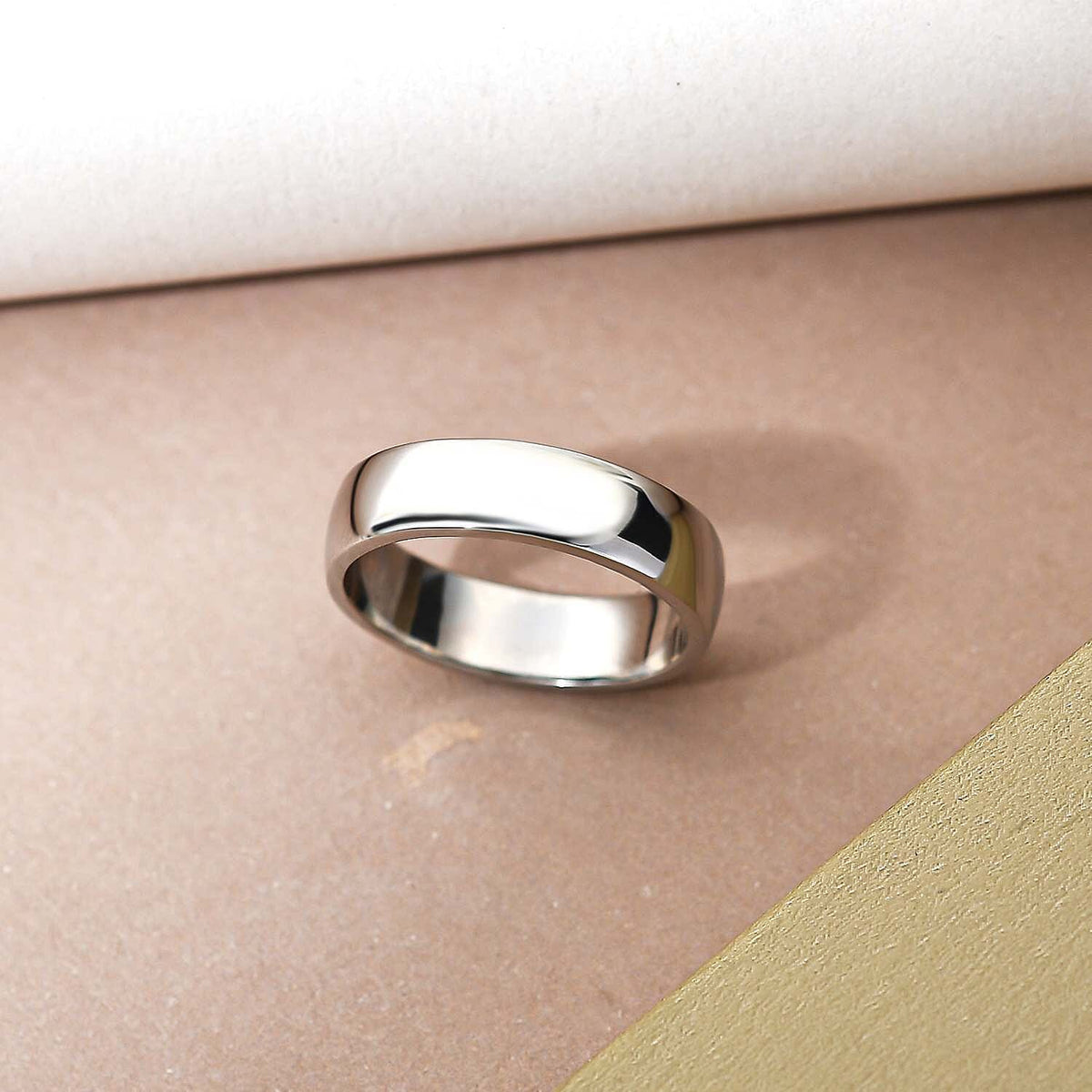 950 Platinum Band Ring, Platinum wt 6.96 Gms. 3280792 2