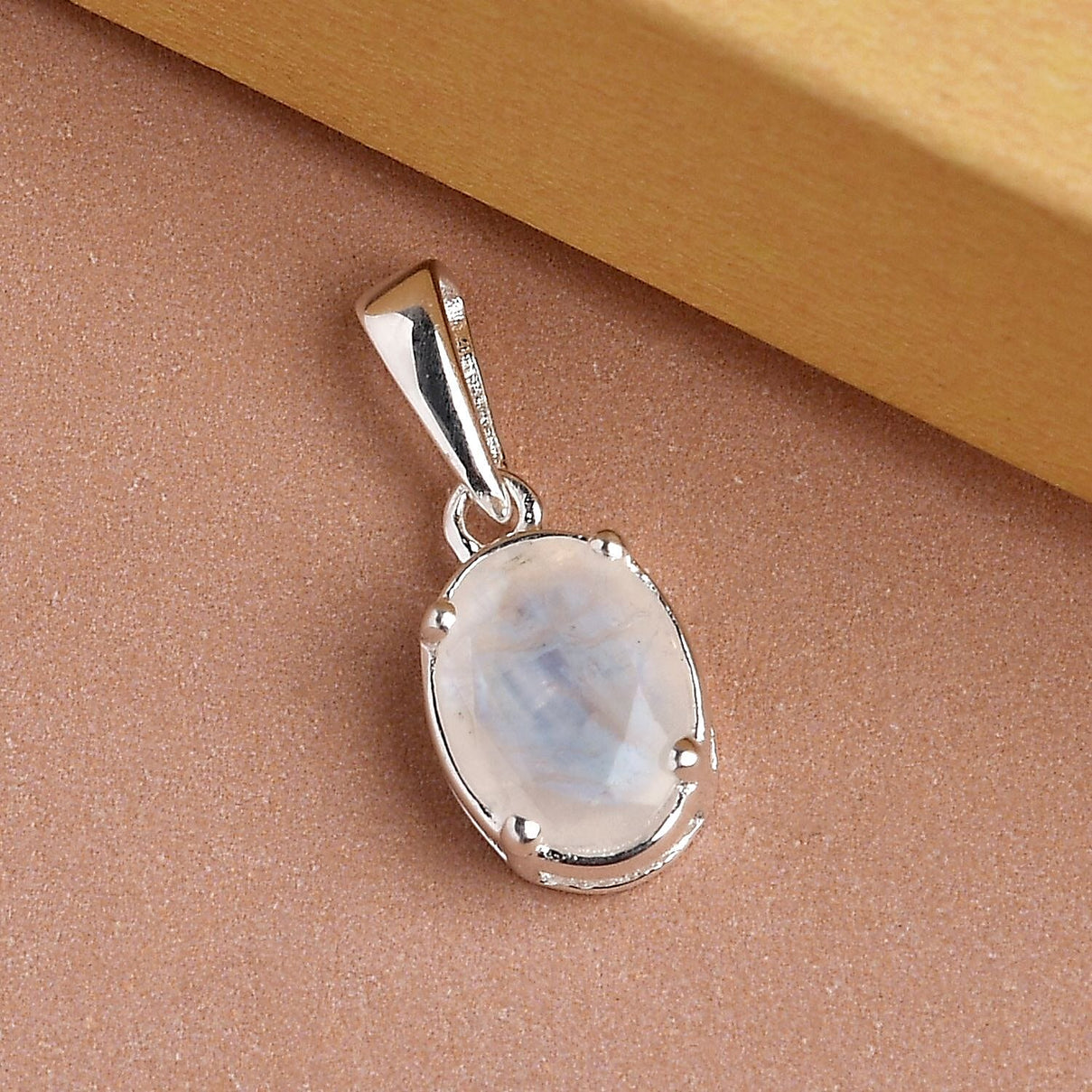 Rainbow Moonstone Solitaire Pendant in Sterling Silver 1.20 Ct. 8952549 3