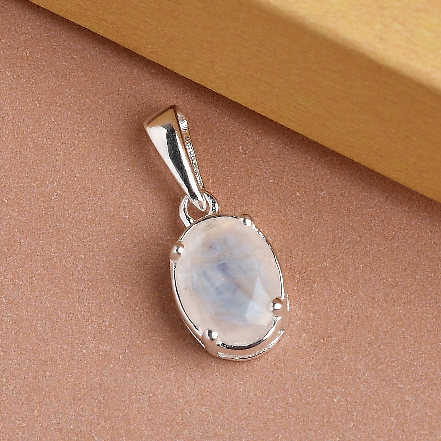 Rainbow Moonstone Solitaire Pendant in Sterling Silver 1.20 Ct. 8952549 3