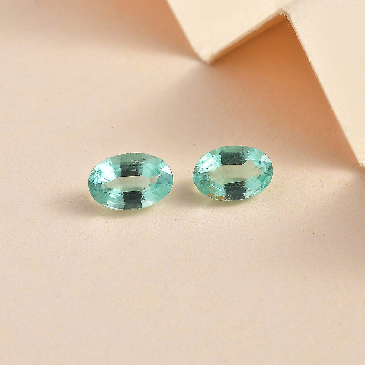 Rare Find AAA Boyaca Colombian Emerald Oval 1ct in Total 7851917 2