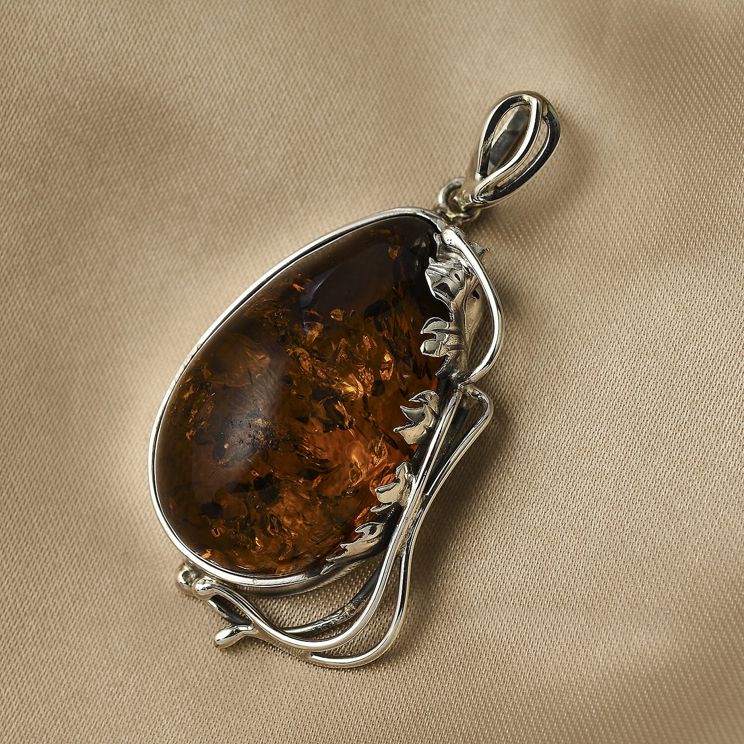 Rare Find -- Amber Pendant 7832901 1