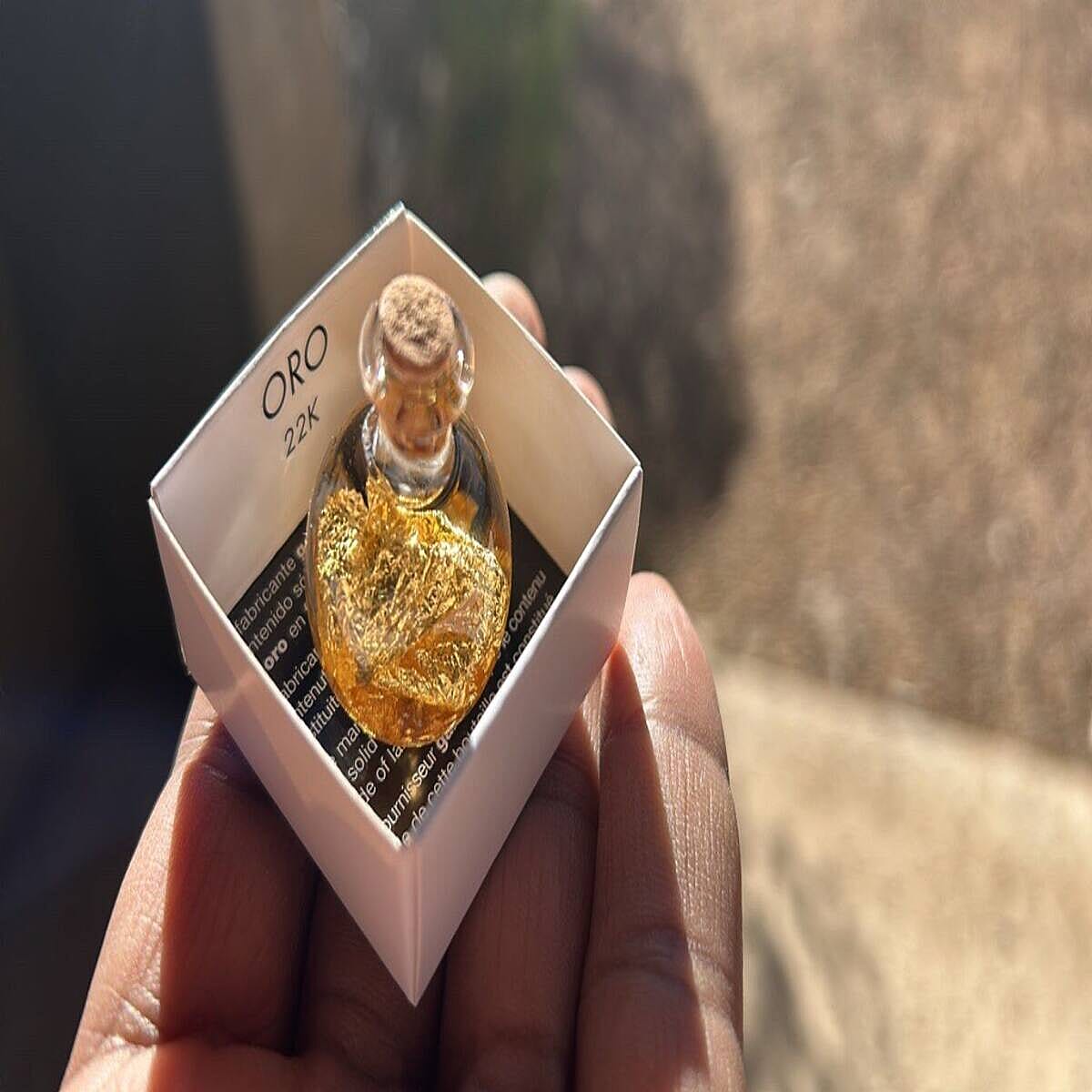 FINAL STOCK  - Rare Tucson Find - Hand Made in Italy - 22K Gold (91.6% Purity) Foil in Glass Bottle 8060833 0