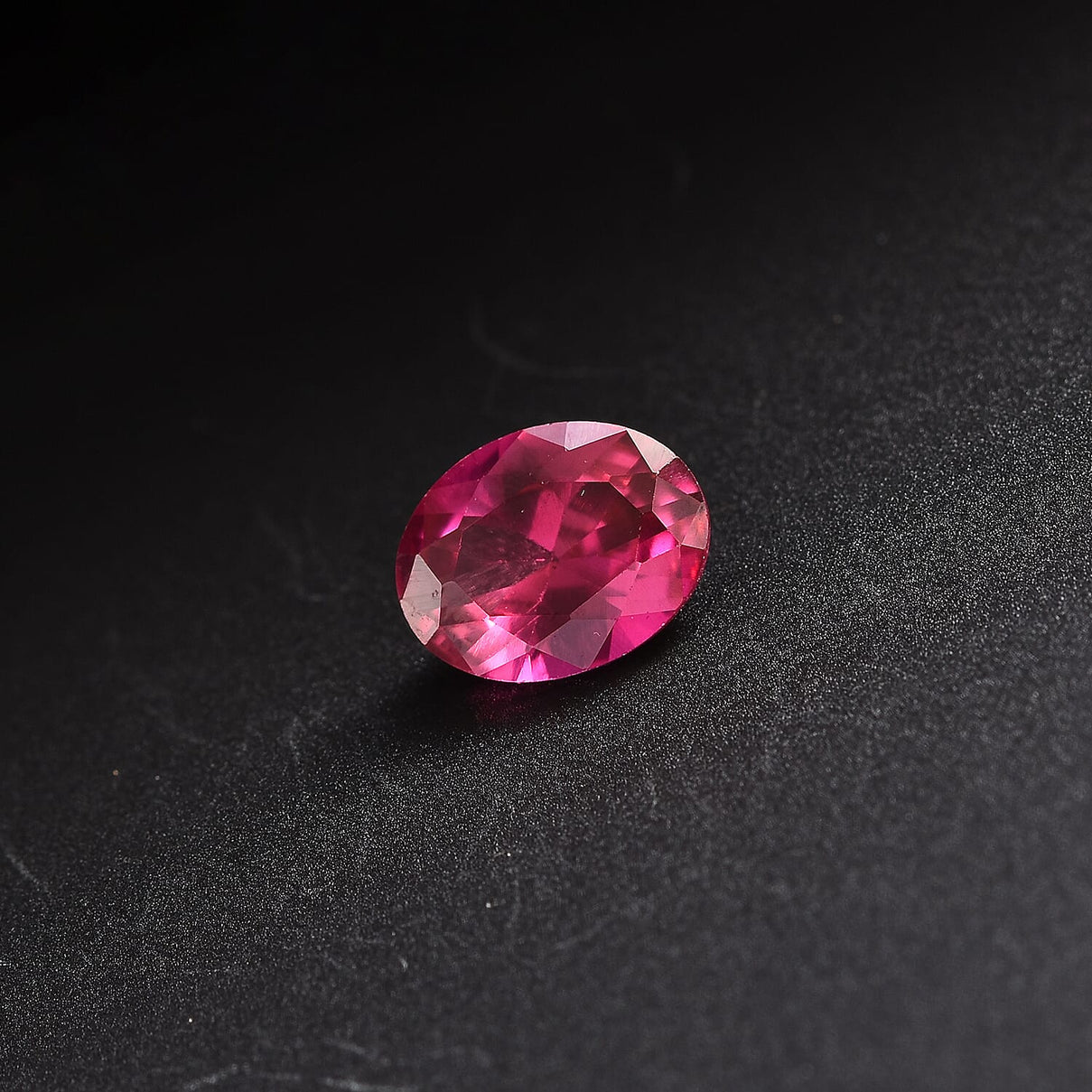 1.8 Ct. Red Cubic Zirconia Loose Gemstone in Oval Shape (9x7mm) 8068546 2