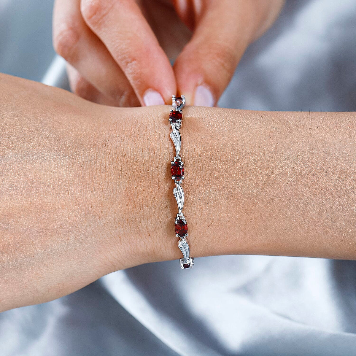 Red Garnet Bracelet (6.5-2 inch Ext.) in Platinum Overlay Sterling Silver 4.75 Ct. 7735681 3