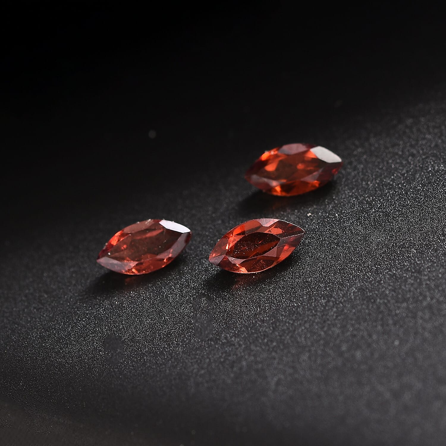 Set of 3 Red Garnet Loose Gemstones in Marquee Shape 0.84 Ct. (6x3 mm) 8068561 1