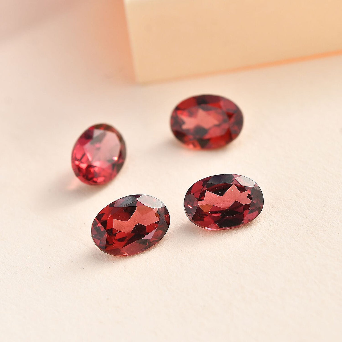 Set of 4 Red Garnet Loose Gemstones in Oval Cut (7x5mm) 7751319 2