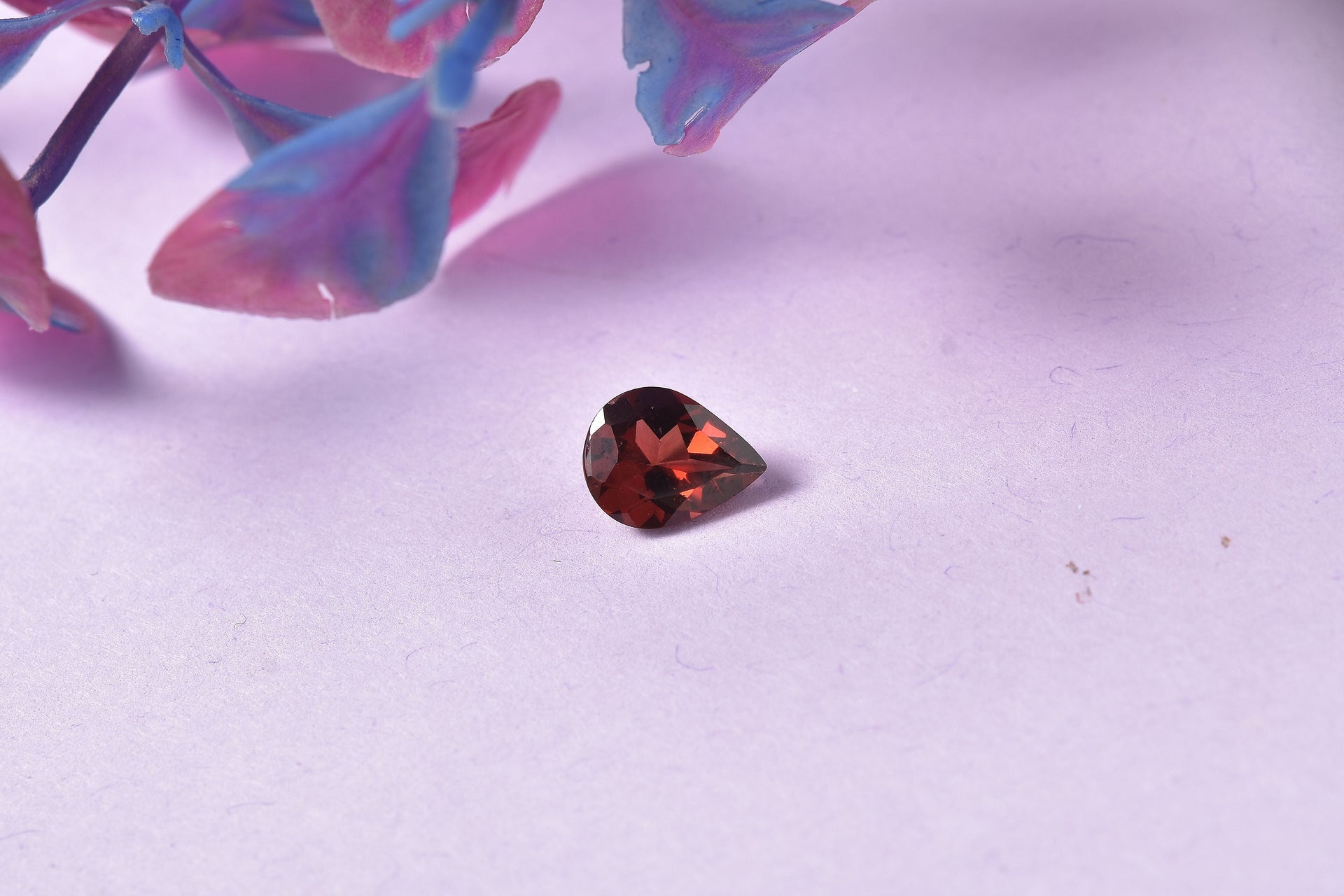 AA Red Garnet Loose Gemstone in Pear Shape (10x8mm) 2.26 ct. 8025551 1