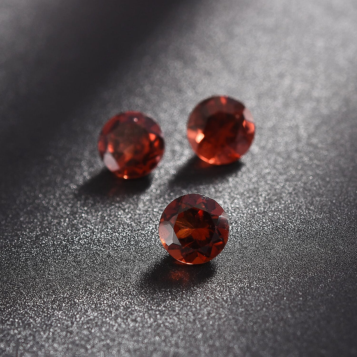 Set of 3 Red Garnet Loose Gemstones in Round Shape 1.65 Ct. (5 mm) 8070602 1