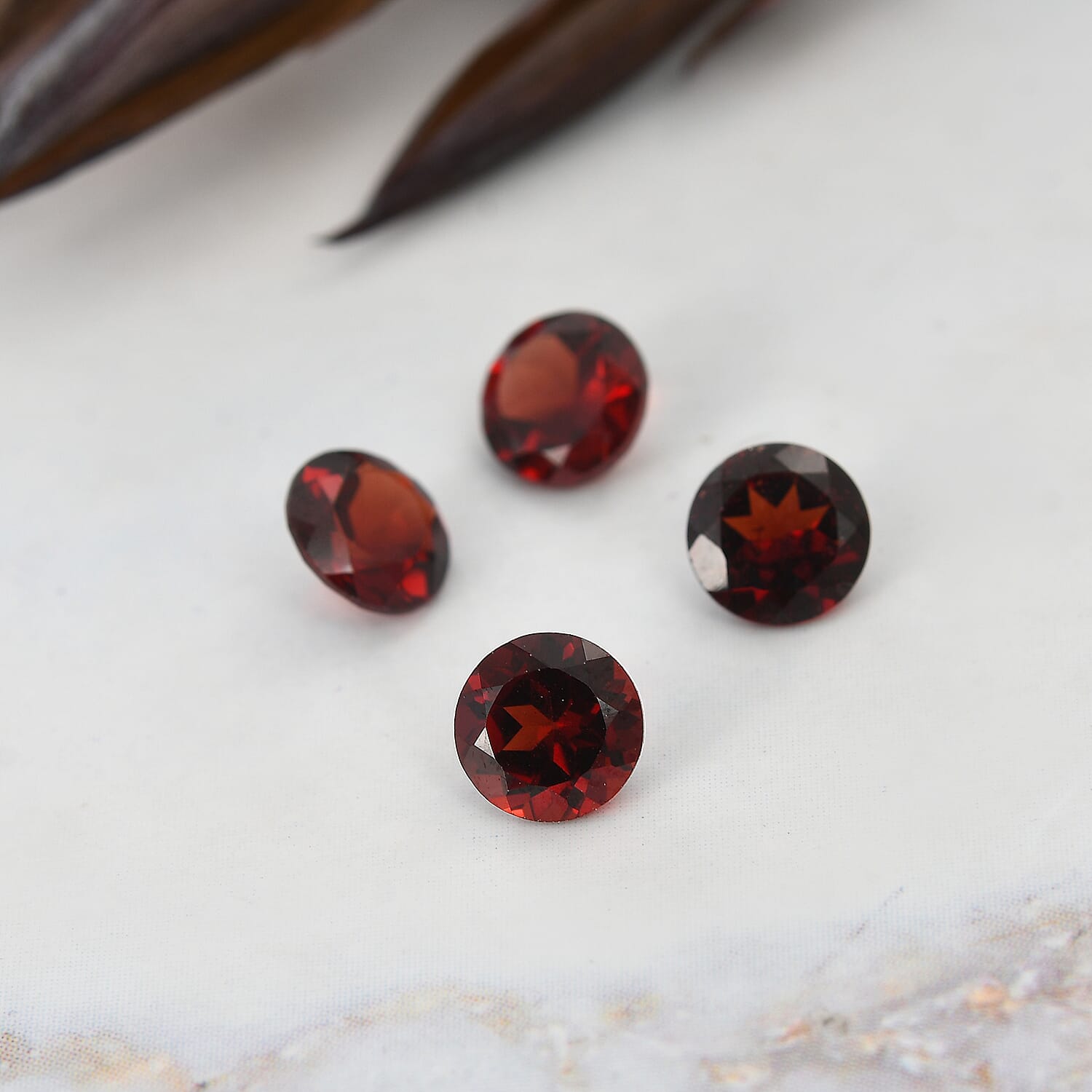 Set of 4 Red Garnet Loose Gemstones in Round Shape (6.0mm) 7763418 1