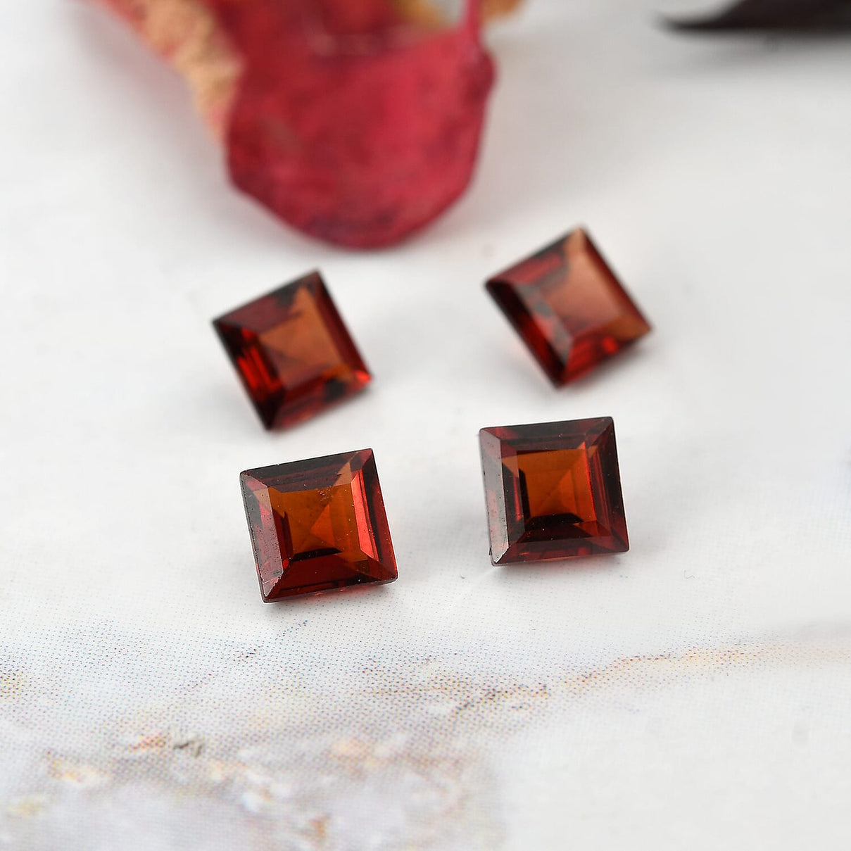 Set of 4 Red Garnet Loose Gemstones in Square Shape (4.0mm) 7763419 1