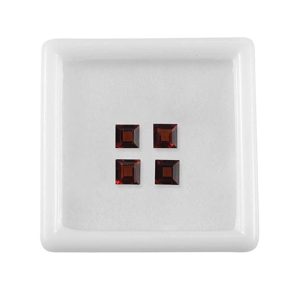 Red Garnet Square 4 mm