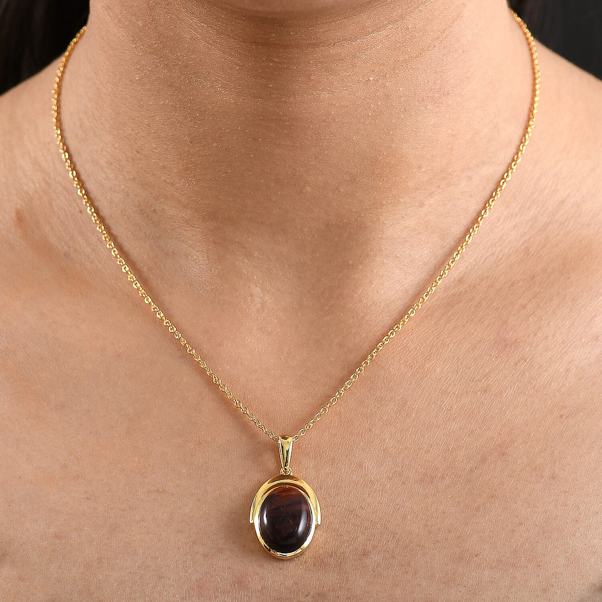 EverTrue Red Tiger Eye Solitaire Pendant with Chain (Size 20) in Yellow Gold Plated 9.95 Ct. 4419115 2