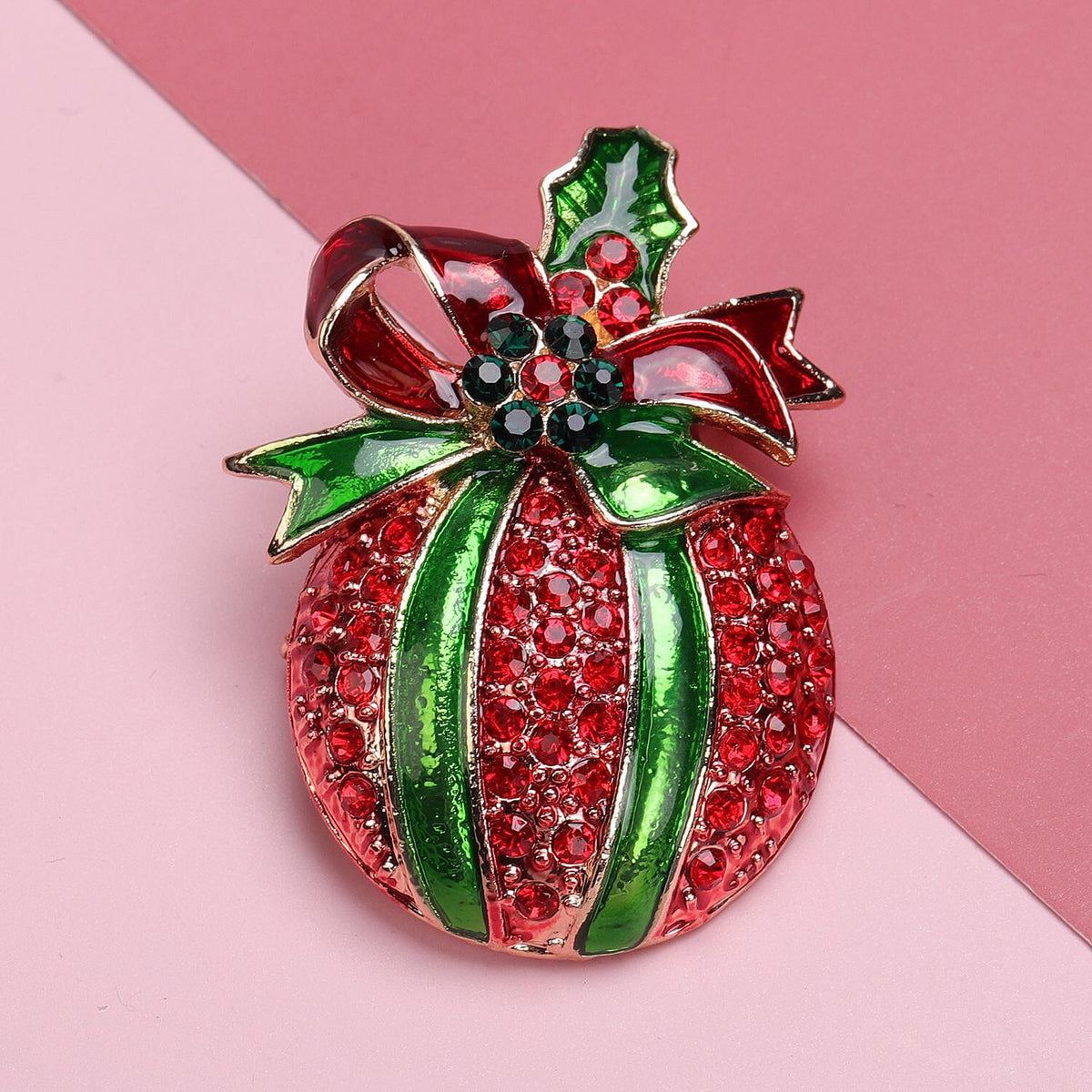 Red Austrian Crystal and Green Austrian Crystal Enamelled Brooch in Yellow Gold Tone. 3703779 1