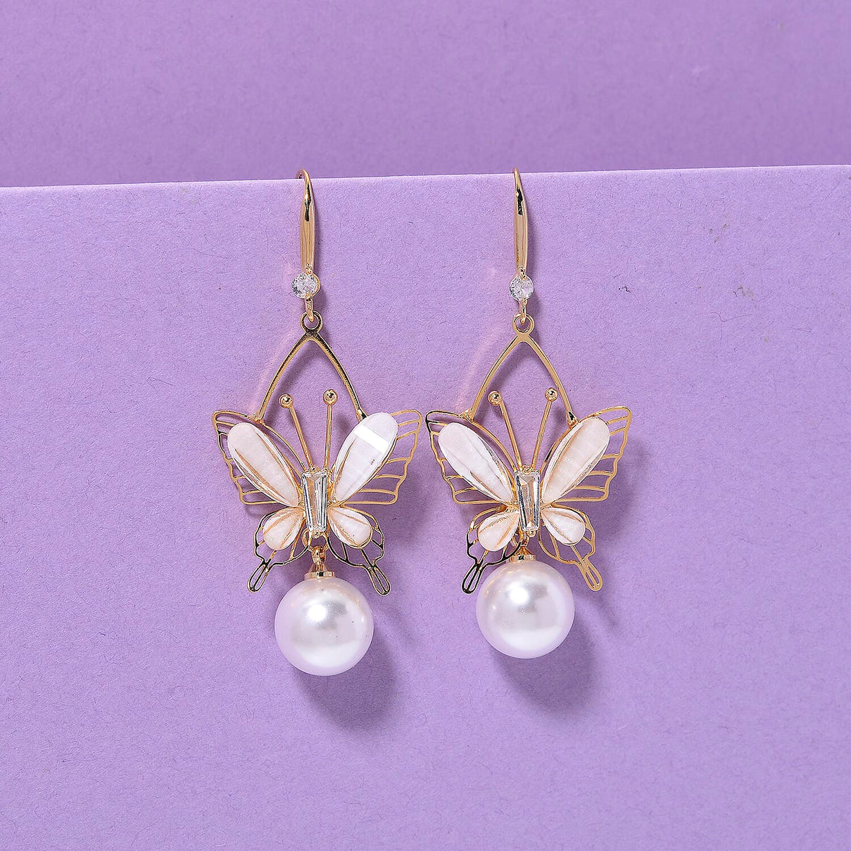 White Cubic Zirconia &amp; White Shell Pearl Dangling Earring with Hook in Yellow Gold Plated 8254459 2