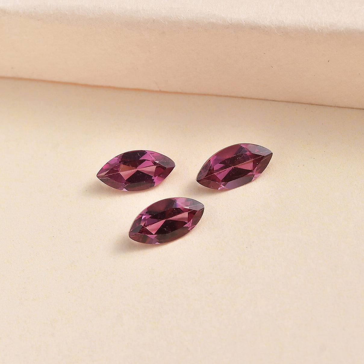 Set of 3 Rhodolite Garnet Loose Gemstones in Marquise Shape (8x4mm) 7827490 2