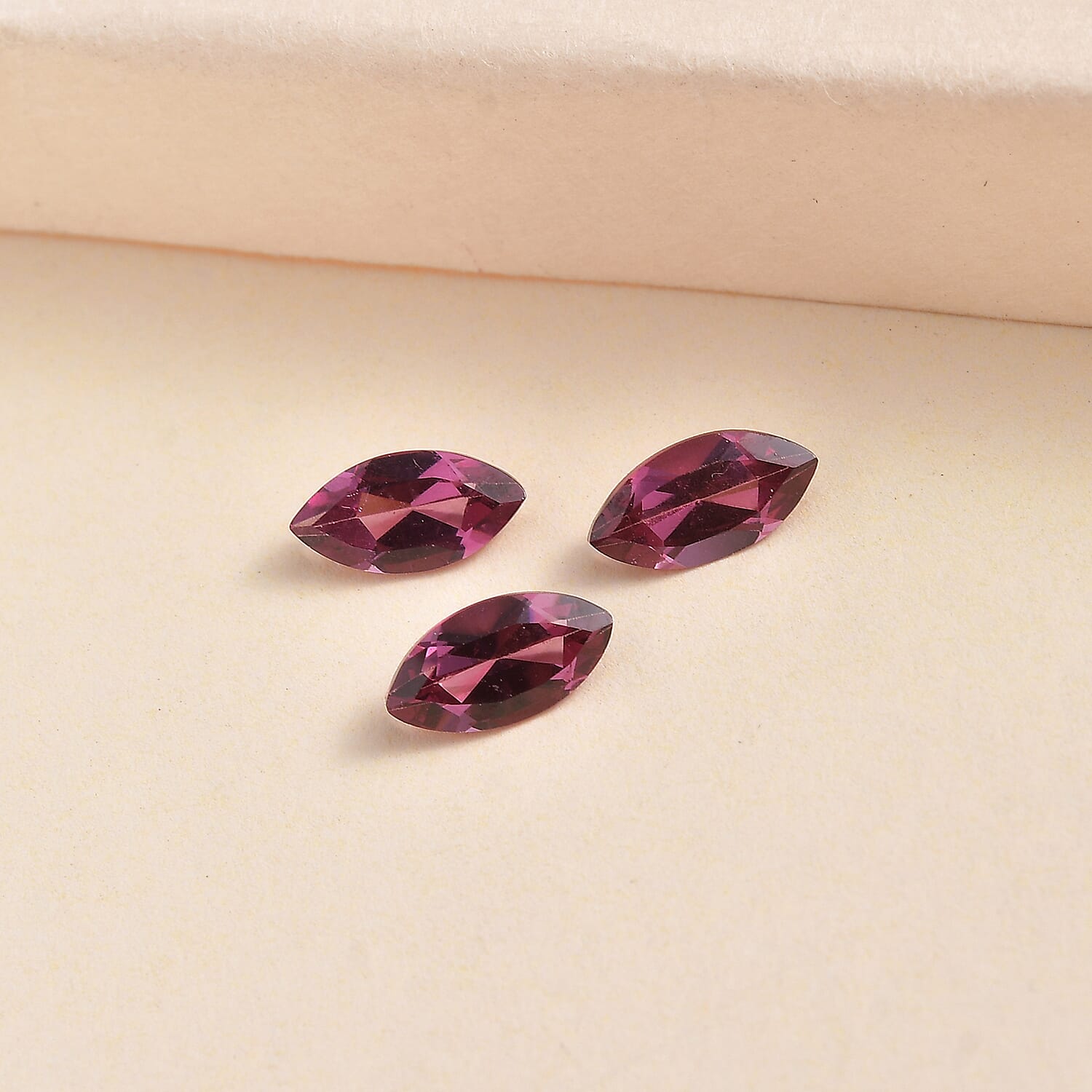 Set of 3 Rhodolite Garnet Loose Gemstones in Marquise Shape (8x4mm) 7827490 2