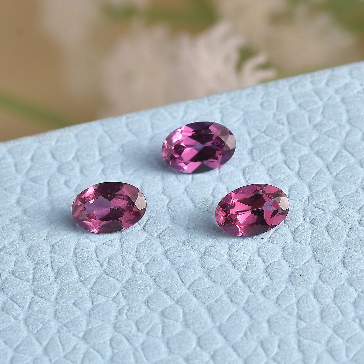 Set of 3 Rhodolite Garnet Loose Gemstones in Oval Shape (6x4mm) 7815173 2