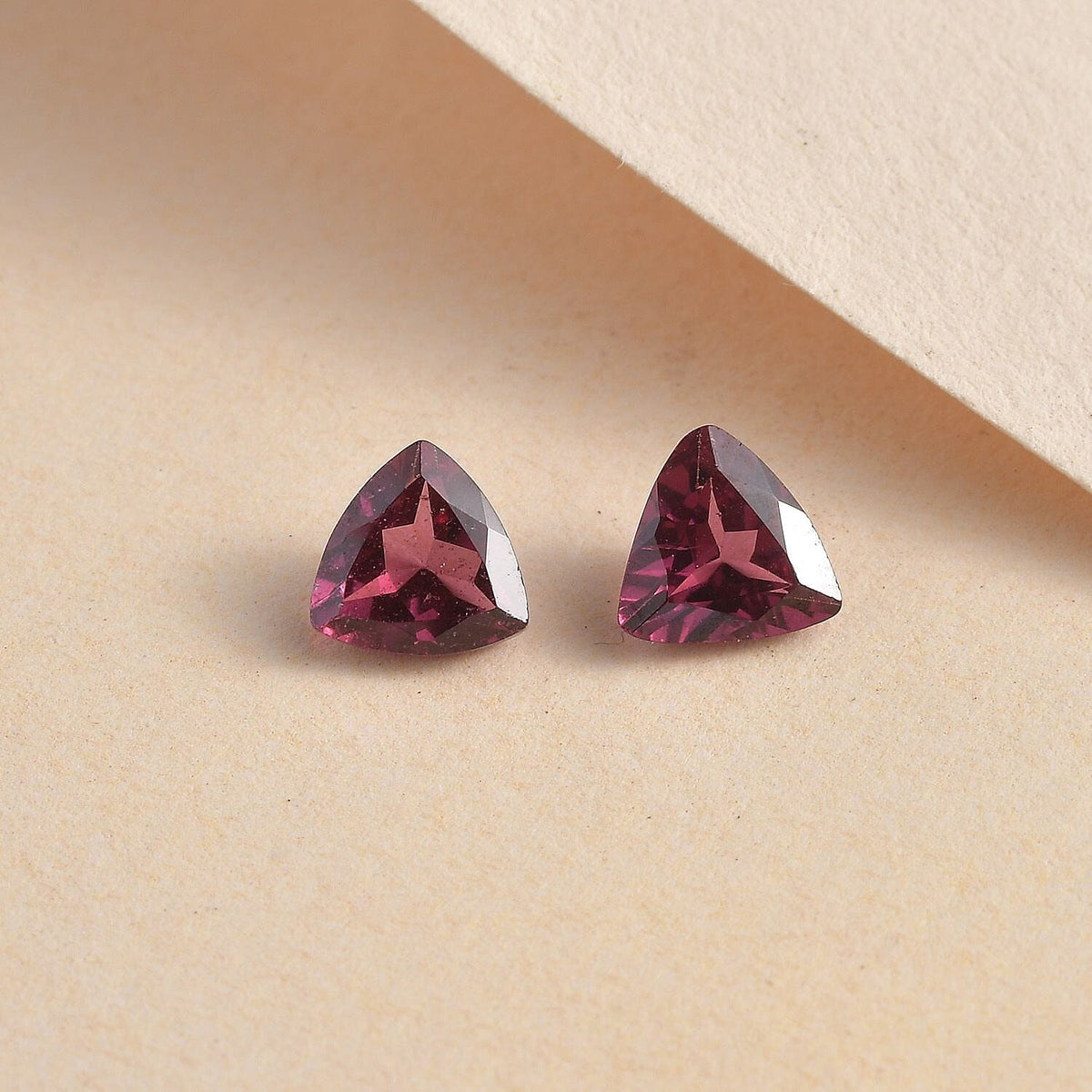 Set of 2 Rhodolite Garnet Loose Gemstones in Trillion Shape 5mm 7865161 2