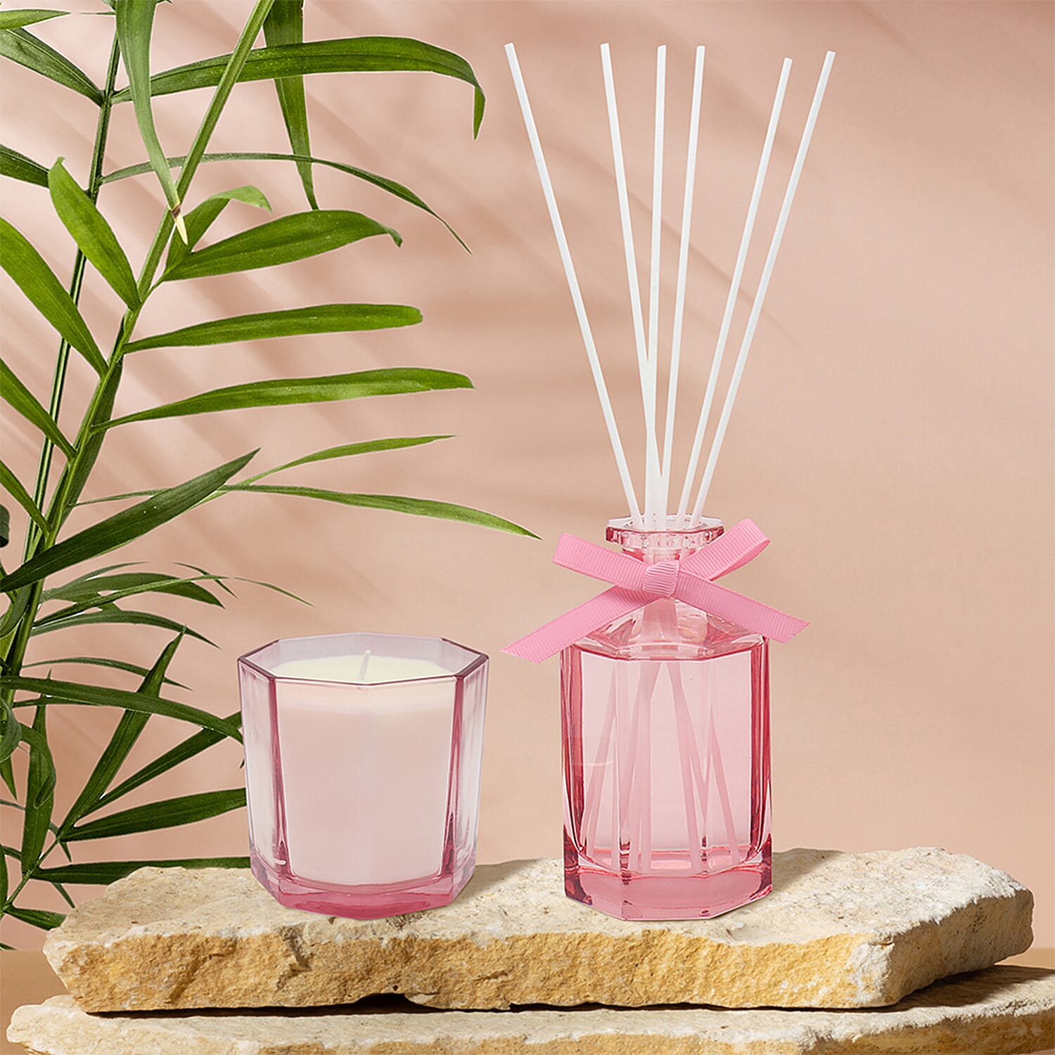 Rose and Bergamot Candle and Diffuser Set (180ml) 7974259 1