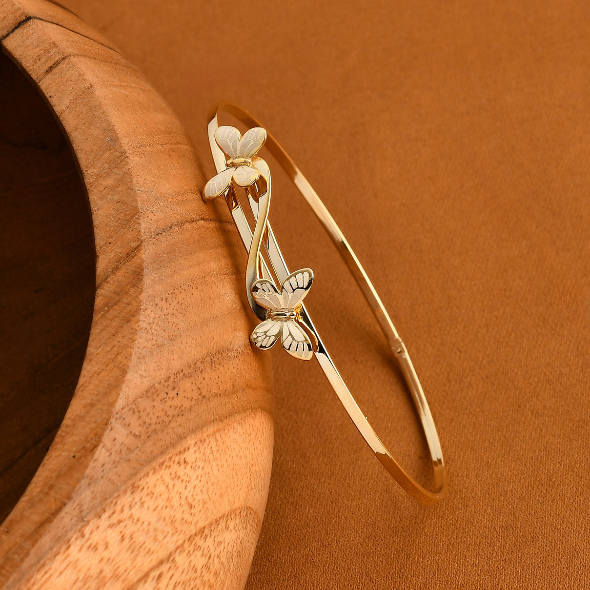 9K Yellow Gold Adjustable Butterfly Bangle 7.5 Inch V32512543 1