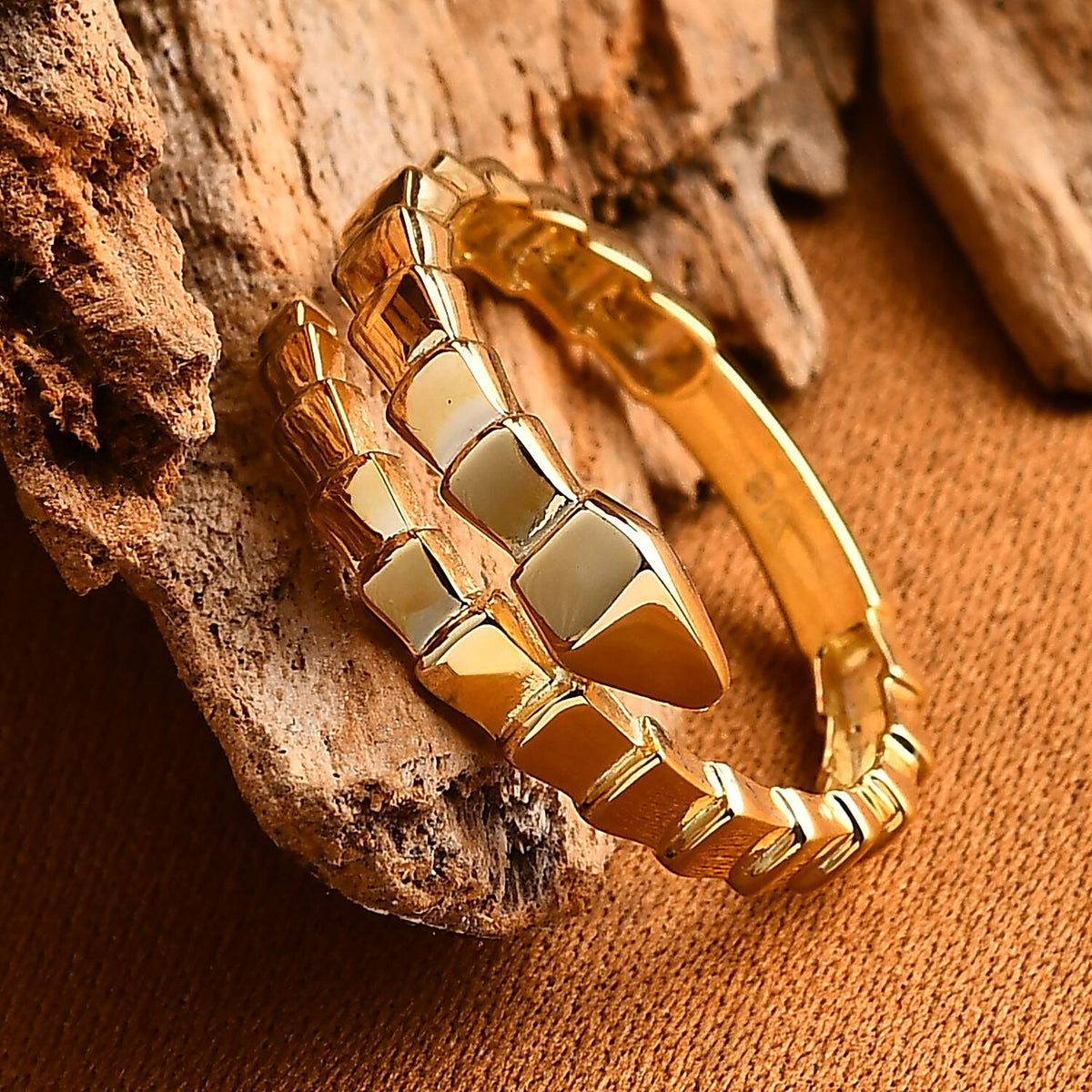 9K Yellow Gold Serpent Ring 8100387 1