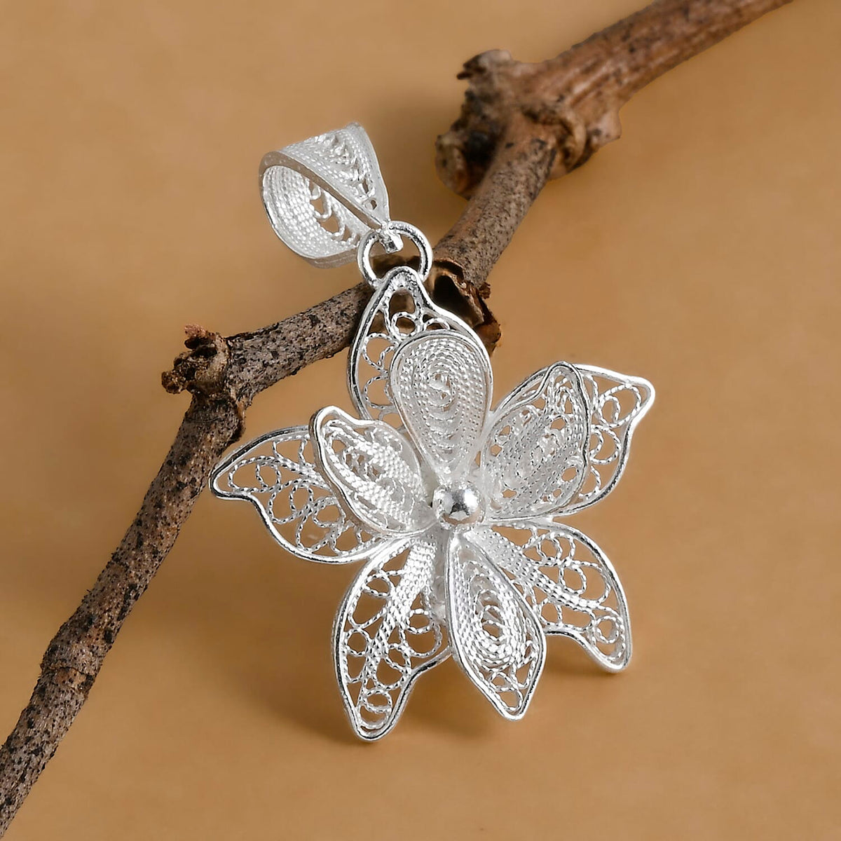 Royal Bali Collection - Sterling Silver Floral Pendant 8522231 5