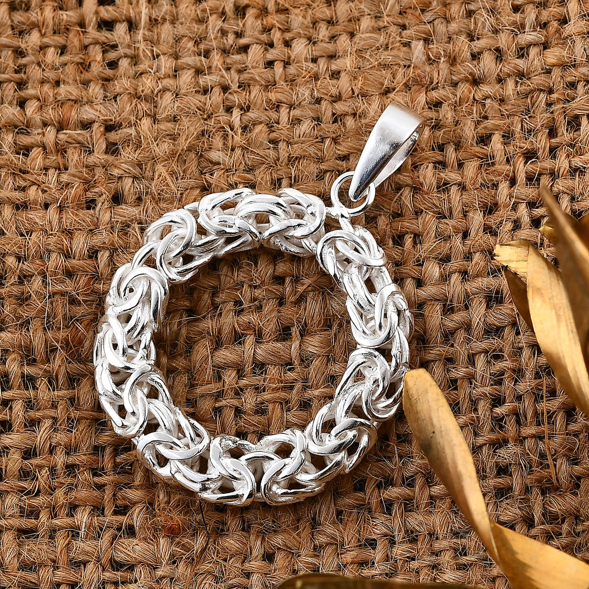 Royal Bali Collection Sterling Silver Byzantine Pattern Circle Pendant 8055920 1