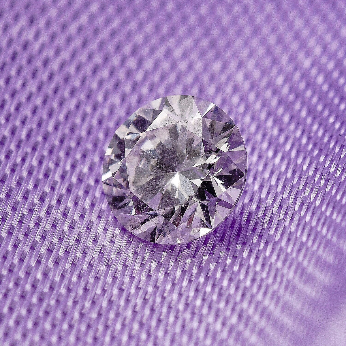 SGL Certified (I2/G-H)White Diamond Round 4.1-4.3 mm. 7013304 1