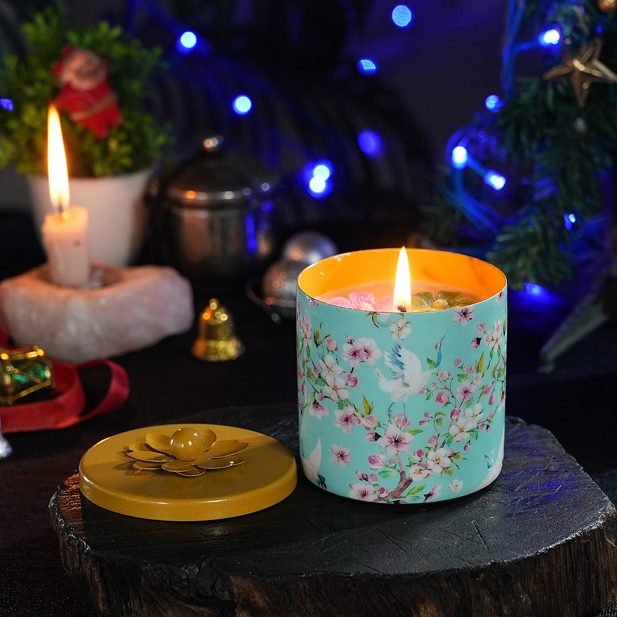 Scented Wax Candle in Floral Printed Metal Jar (250 ml) 8195424 2