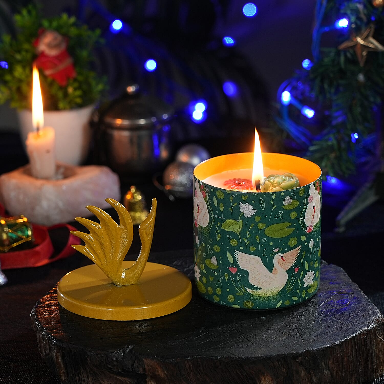 Scented Wax Candle in Swan &amp; Lily Printed Metal Jar (250 ml) 8195404 2