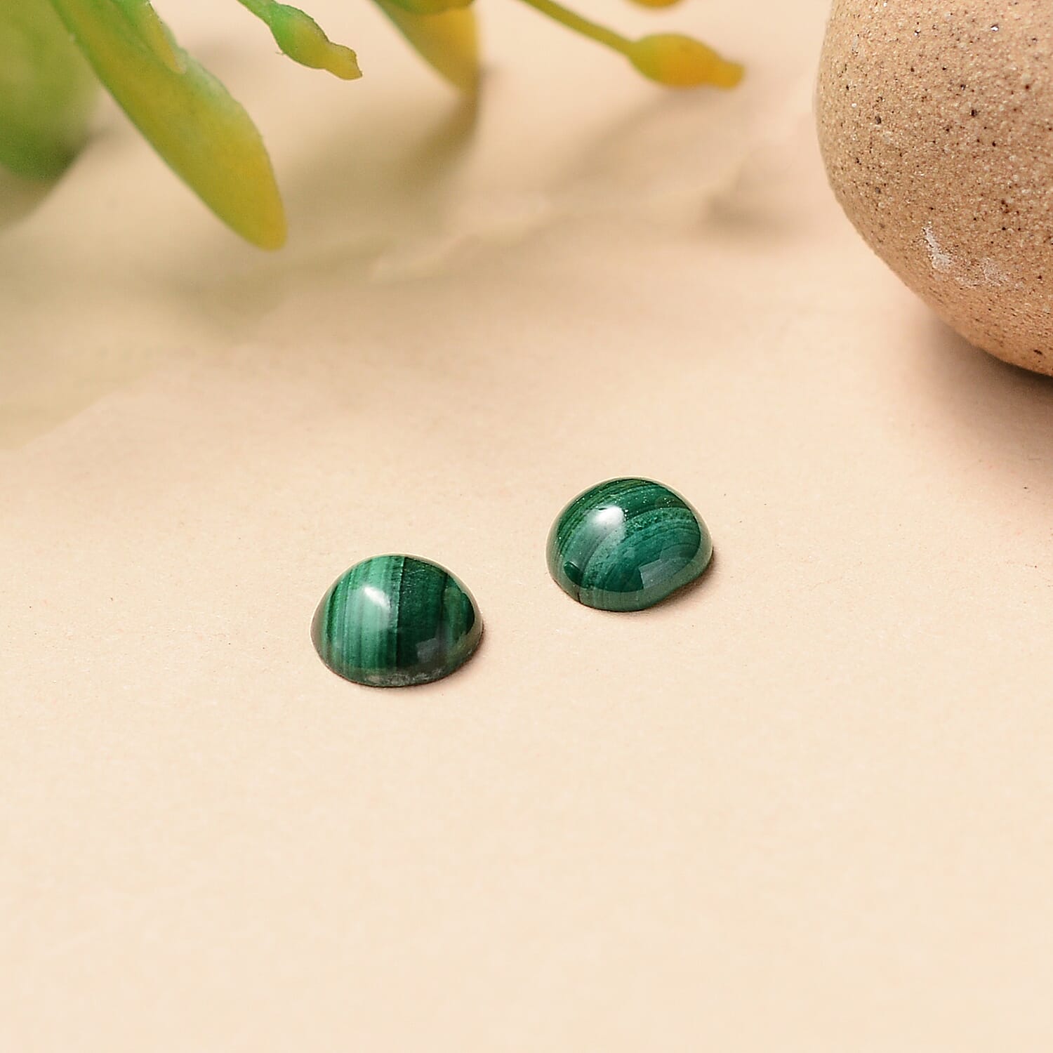 Set Of 2 Malachite Round 4.75 mm Gemstone, 0.60 Ct 8511649 1