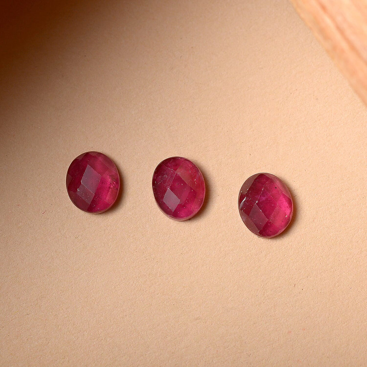 Set Of 3 Fissure Filled Ruby Oval Cut Cut 5X4 mm Gemstone, 1.28 Ct V32635924 2