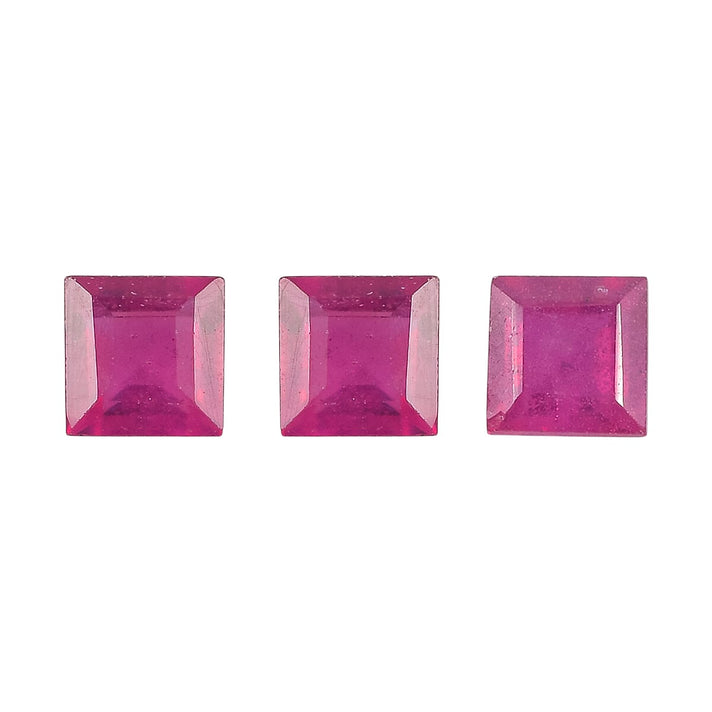 Set Of 3 Fissure Filled Ruby Square 4 mm Gemstone, 1.70 Ct 8502060 1
