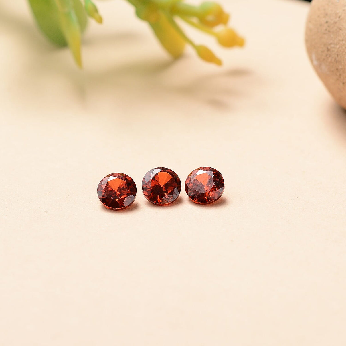 Set Of 3 Garnet Cubic Zirconia Round 4 mm Gemstone, 1.37 Ct V32515206 2