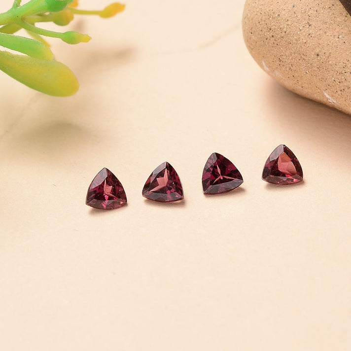 Set Of 4 Rhodolite Garnet Trillion 4.5 mm Gemstone, 1.64 Ct 8508173 2