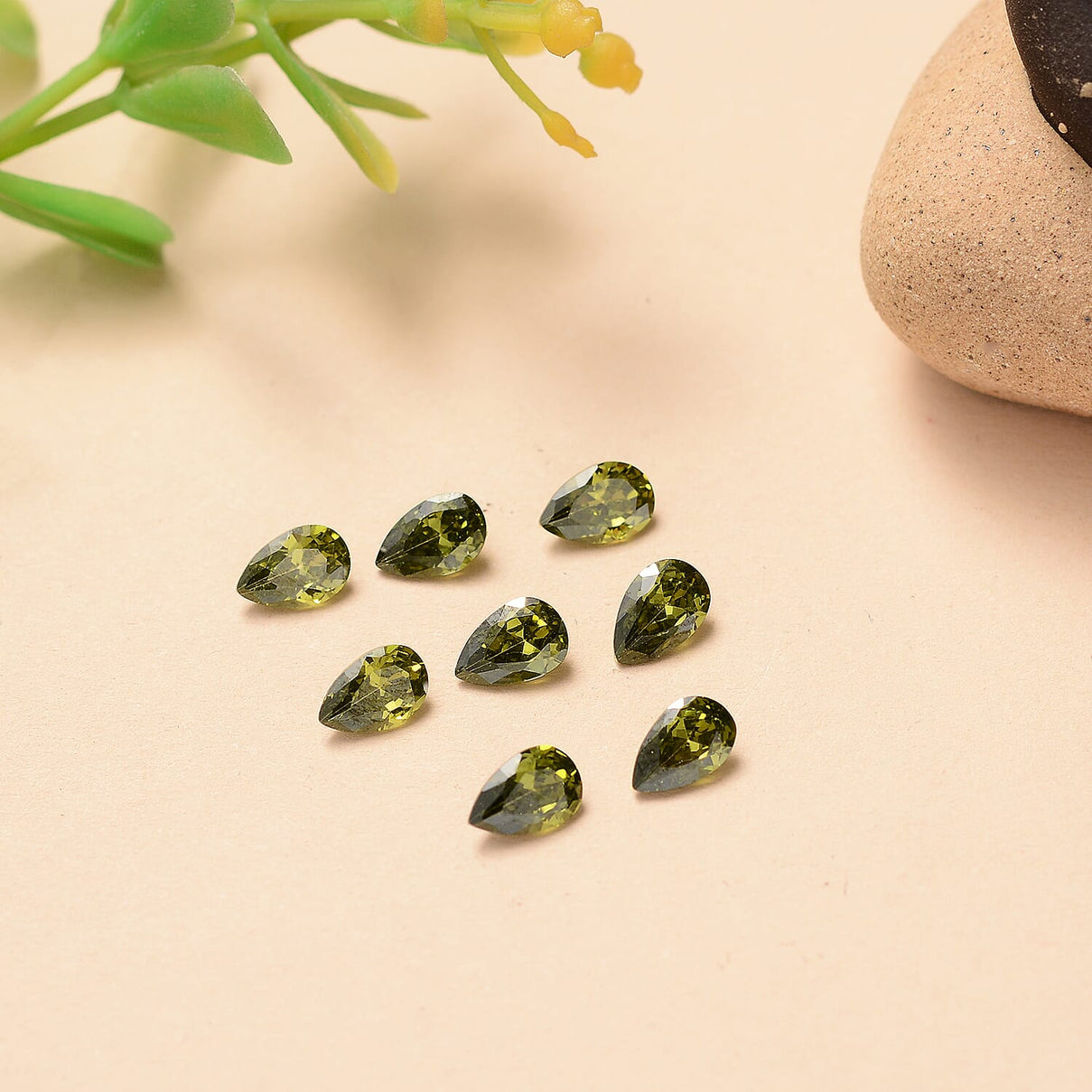Set Of 8 Peridot Cubic Zirconia Pear 6X4 mm Gemstone, 4.61 Ct V32515205 2