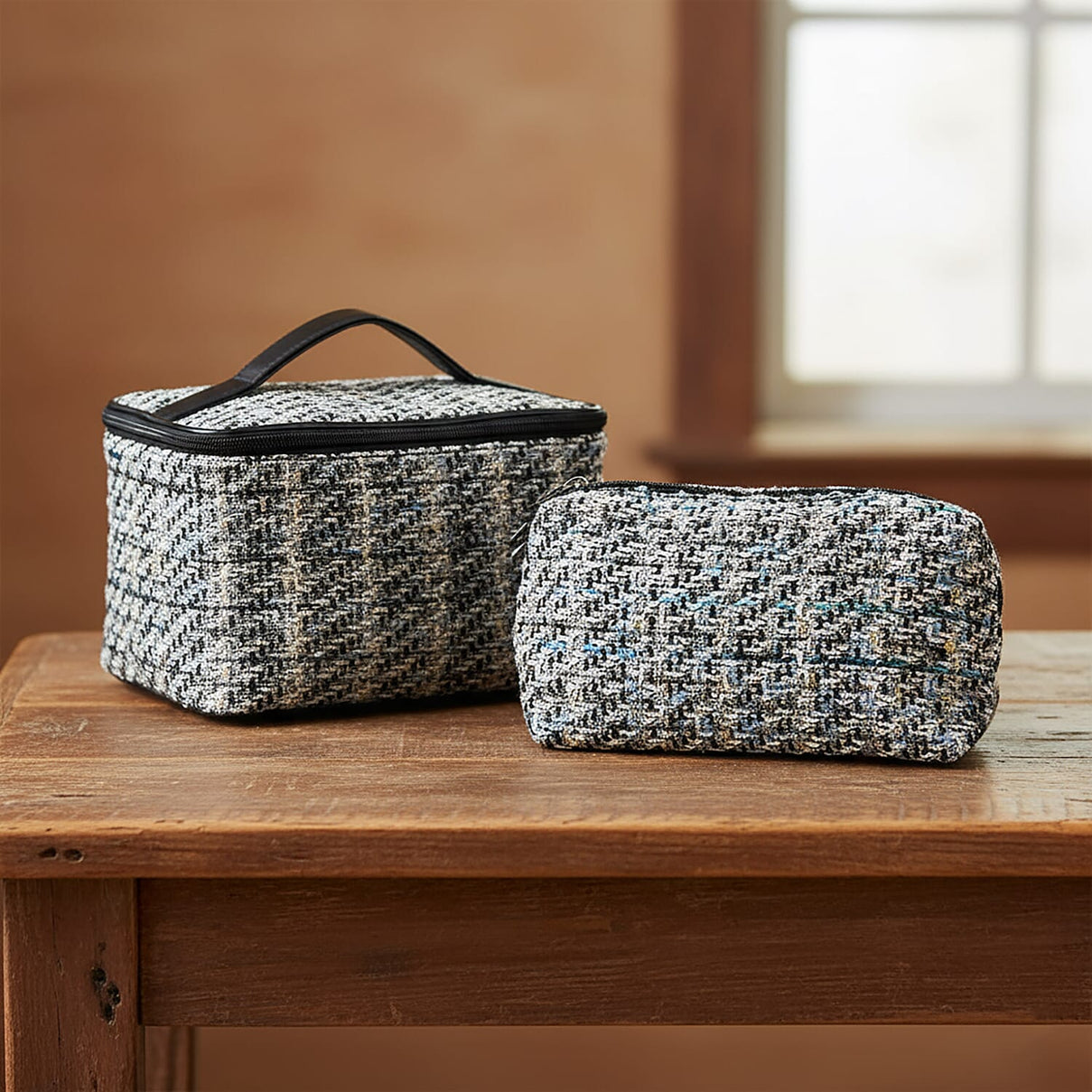 Set of 2 Woven Pattern Cosmetic Makeup Bags - White &amp; Black 8197749 2