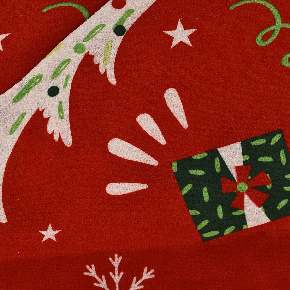 Set of 4 - Christmas Chair Covers with Christmas Tree Pattern 7588068 2