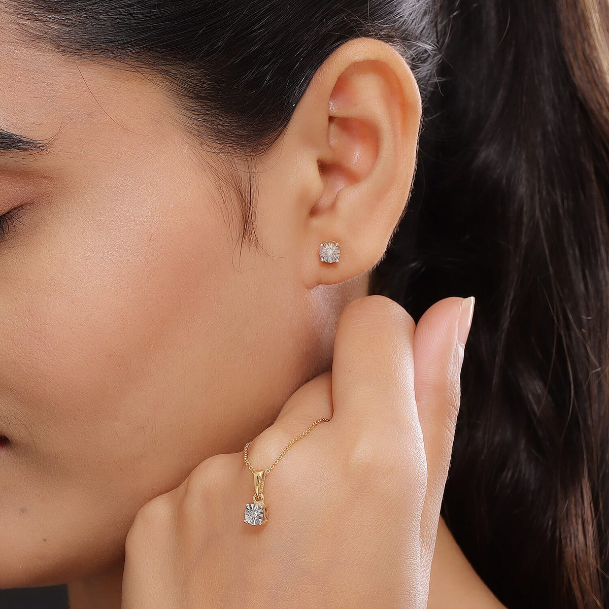 Set of 2 Diamond Stud Earrings and Pendant with Chain in Sterling Silver 3194508 2