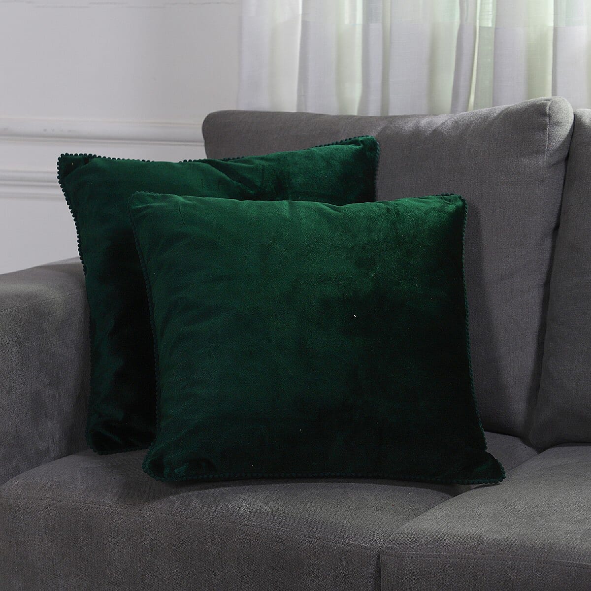 Set of 2 Solid Velvet Cushion Covers with Pom Poms 6294453 7