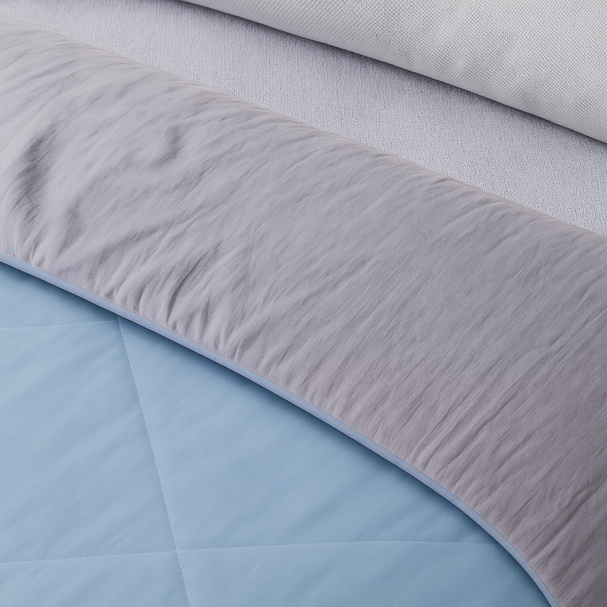 Silk Touch Ultra - Cooling Quilt - Quickly Absorbs Body Heat (Size 135x200cm) 8123724 2