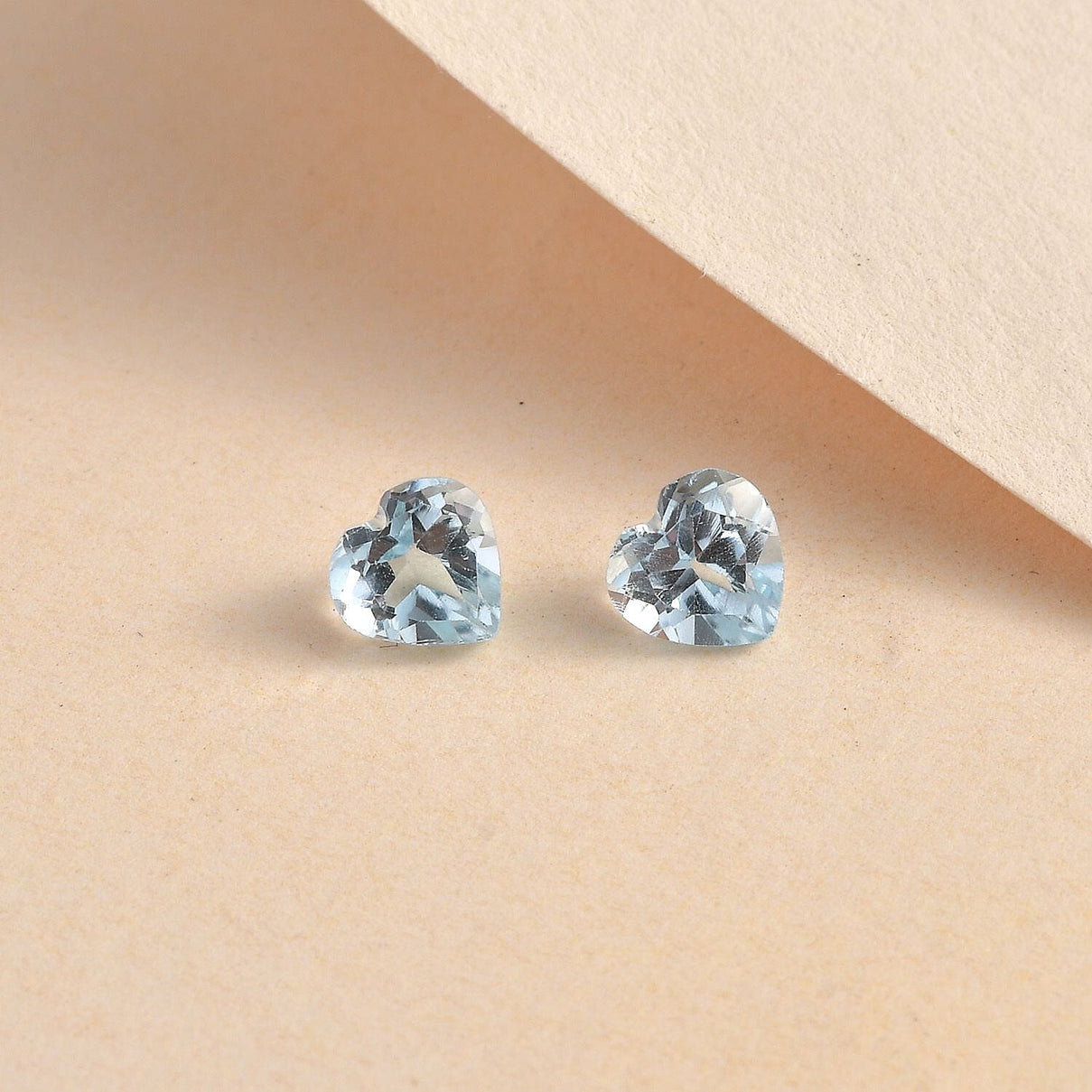 Set of 2 Skyblue Topaz Loose Gemstones in Heart Shape (5mm) 7865166 2