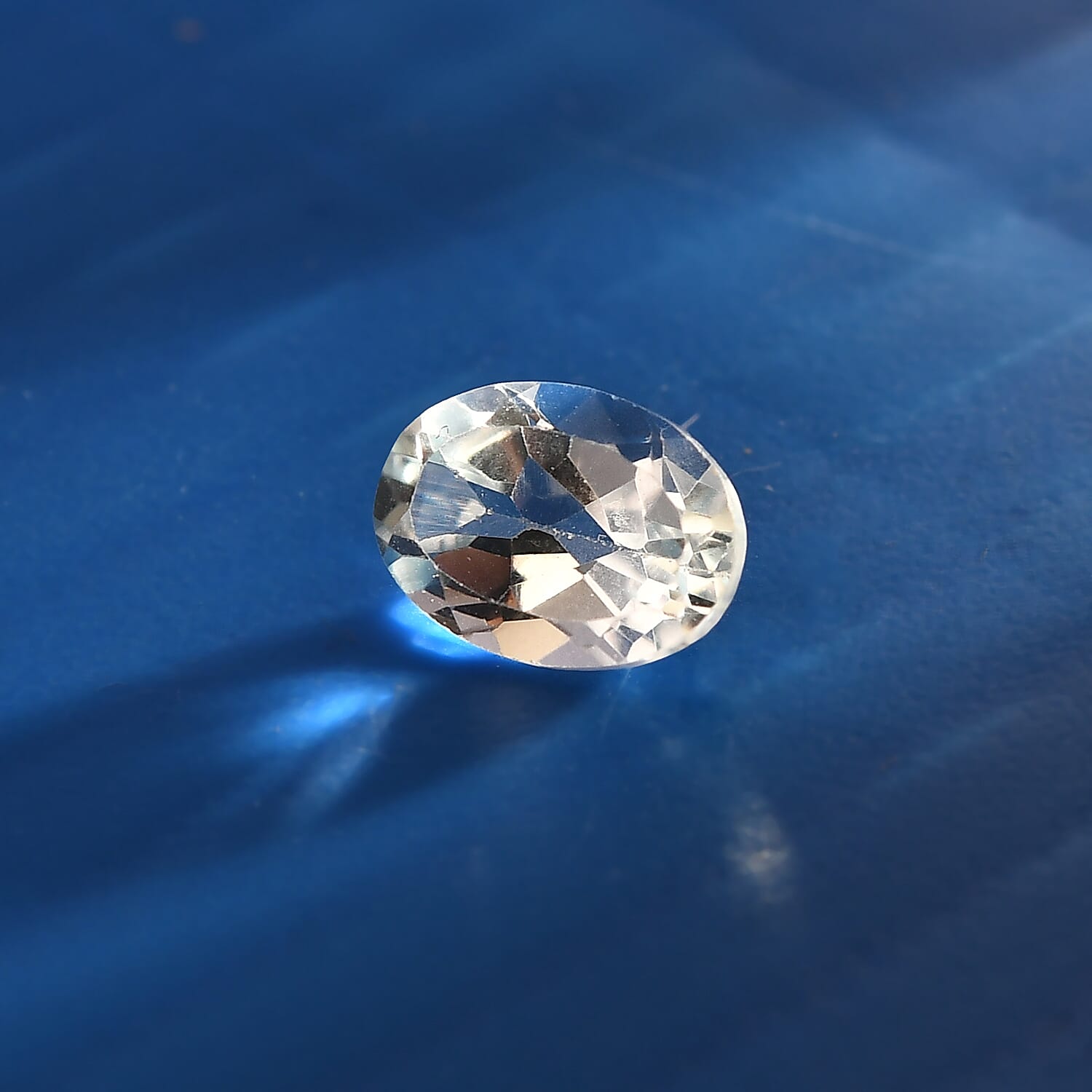 0.86 Ct. Skyblue Topaz Loose Gemstone in Oval Shape (7x5mm) 8071123 1