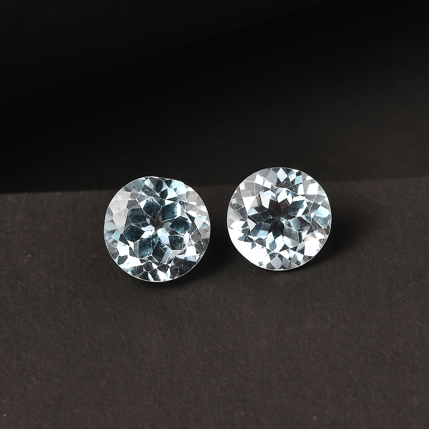 Skyblue Topaz Loose Gemstone in Round Shape (8 mm) 8025865 1